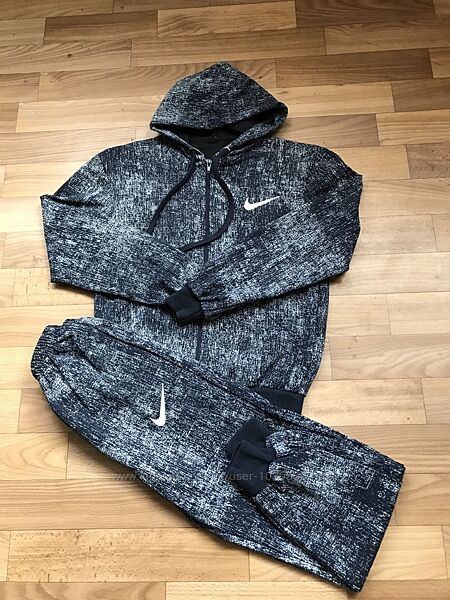 #6: Спортивний Nike