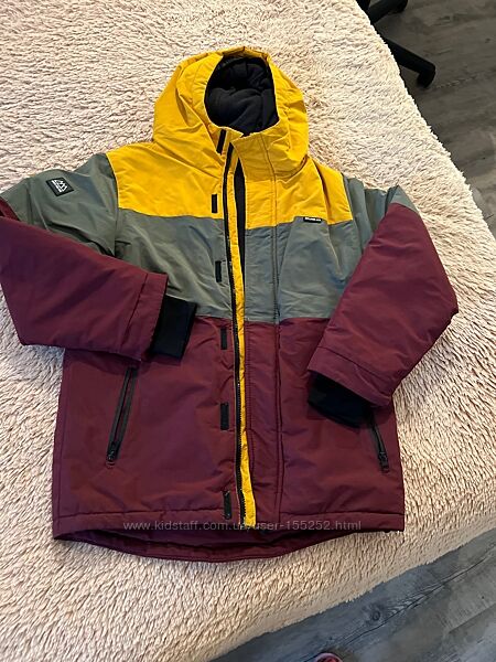 Тепла куртка ботинки в дар