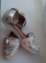 Босоніжки шкіряні