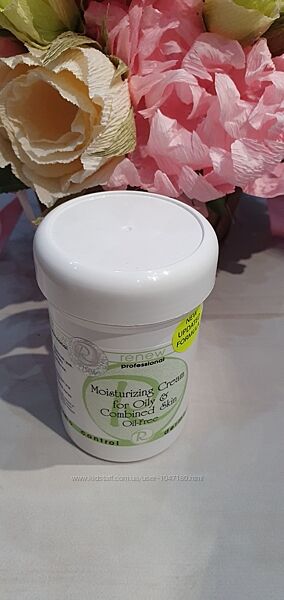 Зволожуючий крем Moisturizing Cream For Oily & Combined Skin Oil-Free