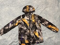 Тоненька, яскрава вітровка Mango в розмірі 9-10 років, 140см