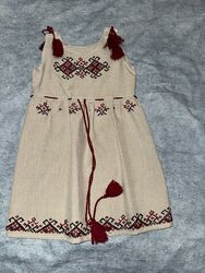 Сукня-вишиванка орієнтовно на 2-4 роки, нова