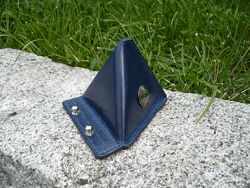 Кожаная подставка для телефона