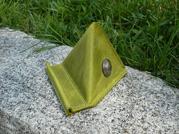 Кожаная подставка для телефона