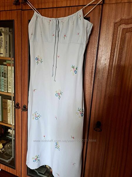Лёгкий фирменный сарафан , ручная вышивка бисером.