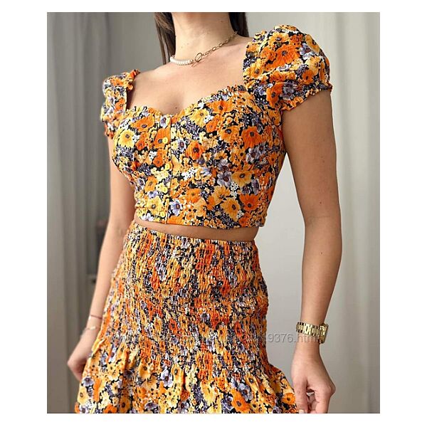 Костюм комплект юбка и короткая блузка кроп топ