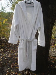 Фирменный очень теплый плюшевый халат с капюшоном marks spencer