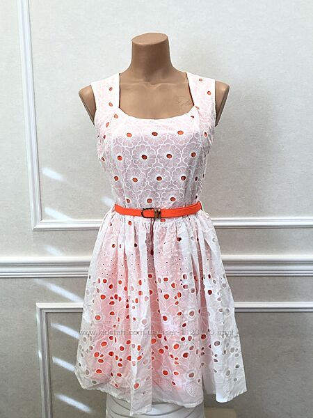 Платье нарядное белое