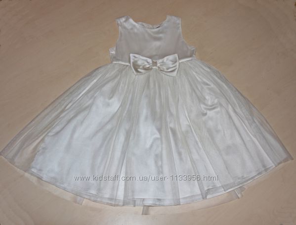 Нарядное белое платье 3-5 лет