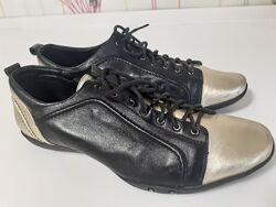  кожаные туфельки на шнуровке 38 размер