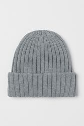 Тепла шапка з закотом  H&M