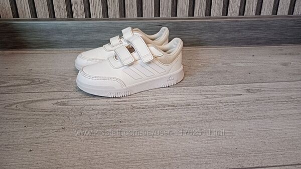 Кросівки adidas. розмір 26.5