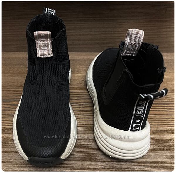 Детские кроссовки Zara 30р 