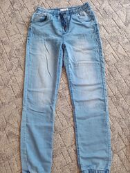 Reserved джогери джинси