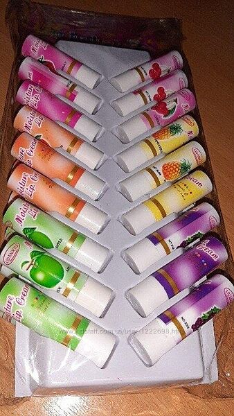 Помада  різна читайте дивіться. 