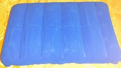 Подушки флоковані надувні під голову і шию.