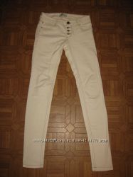Фирменные джинсы Pull & bear кремовые EUR 36268 