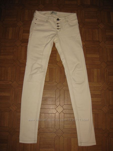 Фирменные джинсы Pull & bear кремовые EUR 36268 