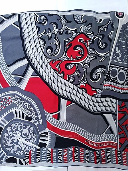 Шелковый платок Pierre Balmain Paris.