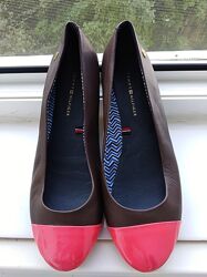 Кожаные балетки Tommy Hilfiger.