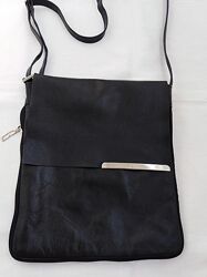 Кожаная сумка планшет Gucci.