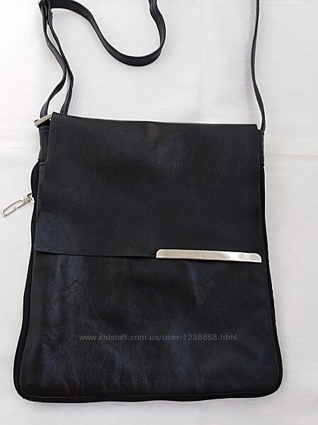 Кожаная сумка планшет Gucci.