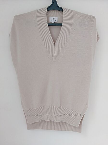 Жилет из шерсти и кашемира от швейцарского бренда PKZ Burger.