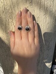 Срібні сережки та каблучка з чорним великим кубічним цирконієм