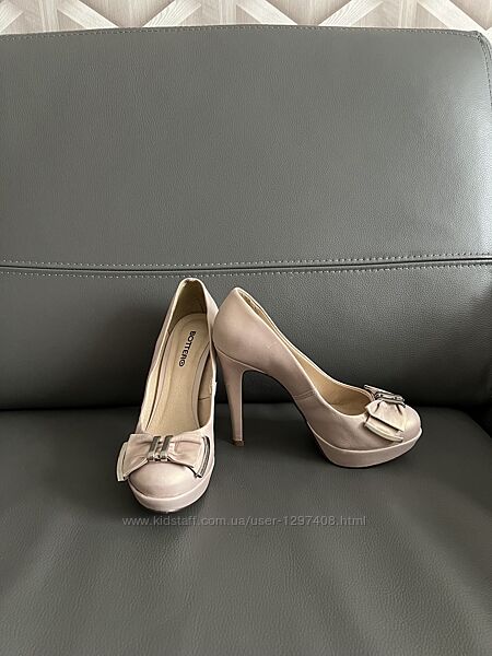 Туфли натуральная кожа, две пары в подарок