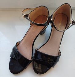 Босоніжки босоножки лакові