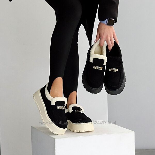 Модні чорні замшеві уггі автоледі на потовщеній підошві  Код 26027