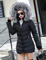 Отличная удлиненная зимняя курточка, парка  с капюшоном 