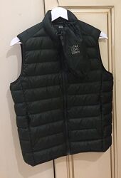  Новий. Пуховий жилет темно-оливковий UNIQLO PREMIUM DOWN Vest Olive  SIZE S