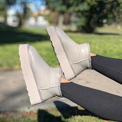 Уги натуральна шкіра на платформі бежеві та чорні 