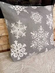 Тепленькі, новорічні наволочки сніжинка на сірому- фланель, бавовна 100.