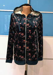 Велюровая кофта с капюшоном бренда Clockhouse