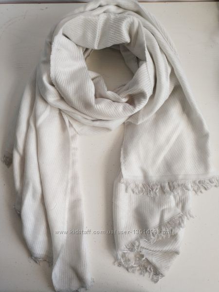 Тёплый женский палантин шарф голландского бренда   C&A  Сток из Европы