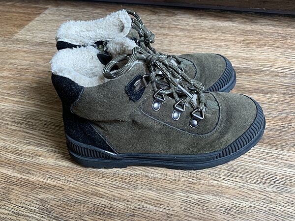 Утеплені черевики tu р. ,32 хлопцю зимові демі