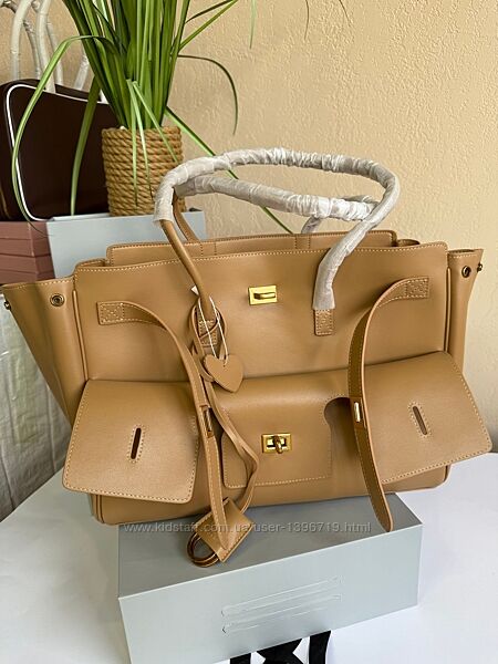 Жіноча сумка Balenciaga