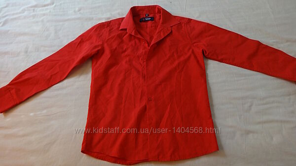 яркая рубашка с длинным рукавом