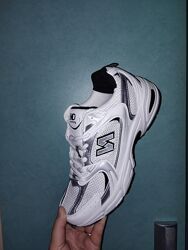 Жіночі кросівки New Balance 530