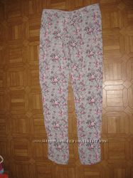 Oodji Фирменные очень тонкие, легкие цветочные штаны, брюки 38 р-р вискоза 