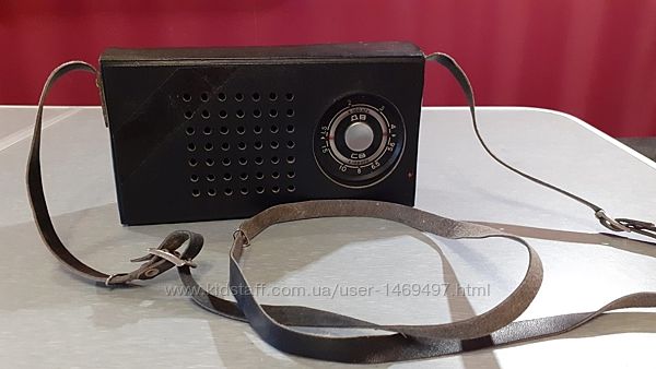 Радиоприемник прошлого столетия SELGA в кожаном футляре, ДВ, СВ