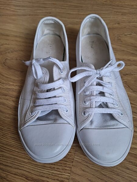 Напівкеди Lacosta.