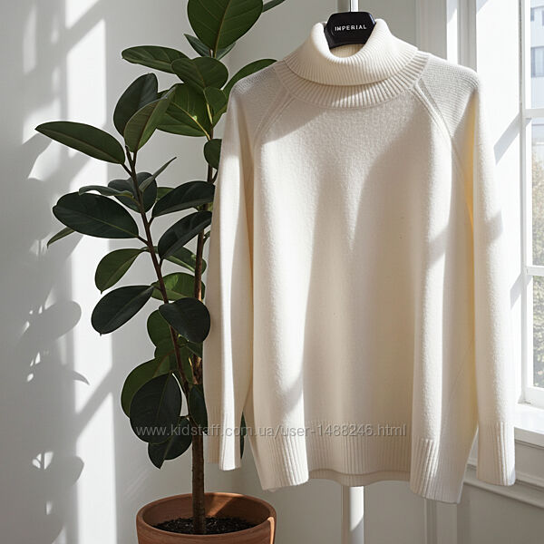 Свитер кашемировый с акцентной горловиной Marina V Paris, Франция