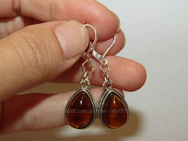 Шикарные сережки из серебра 925 пробы с натуральным прибалтийским янтарем