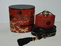 Легендарный винтажный аромат  Opium  Yves Saint Laurent . Франция