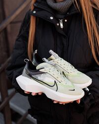 p.37-39  Nike Vista Lite Olive Aura  NK298