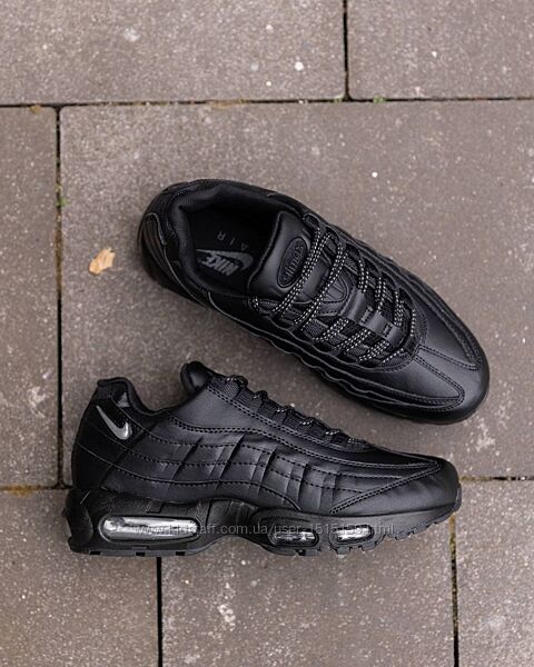 p.45  Nike Air Max 90 Triple Black   NK190