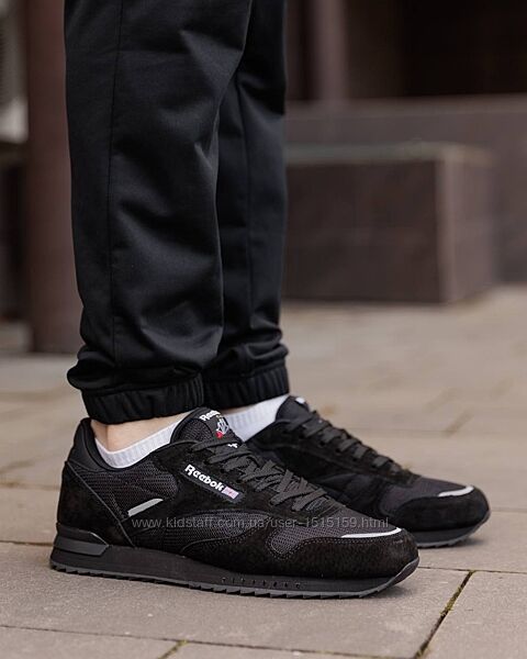 p.41, 44   Reebok Classic Super Leather Black  RB040